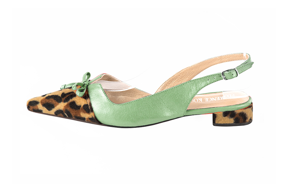 French elegance and refinement for these safari black and mint green dress slingback shoes, with a knot, 
                available in many subtle leather and colour combinations. The "jolie francaise spirit" of this beautiful pump,
will accompany your steps.
Allure guaranteed, camouflage be damned !
  
                Matching clutches for parties, ceremonies and weddings.   
                You can customize these shoes to perfectly match your tastes or needs, and have a unique model.  
                Choice of leathers, colours, knots and heels. 
                Wide range of materials and shades carefully chosen.  
                Rich collection of flat, low, mid and high heels.  
                Small and large shoe sizes - Florence KOOIJMAN